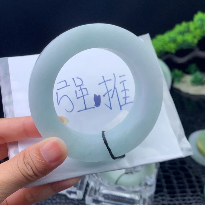 未镶嵌纯天然A货翡翠定制翡翠