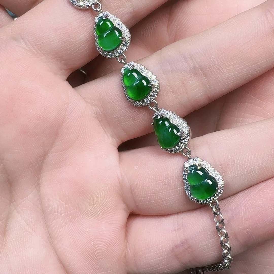 翡翠未镶嵌颈饰天然A货翡翠放漏