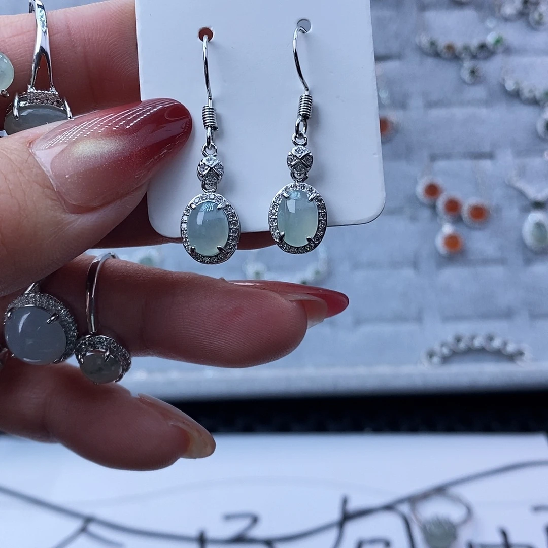 小***姐翡翠未镶嵌戒指缅甸