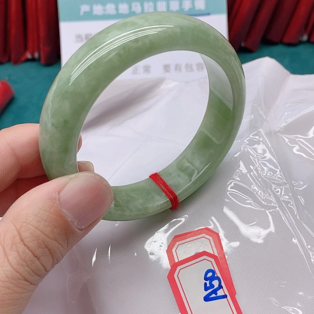 翡翠手镯未镶嵌长*。A5000000