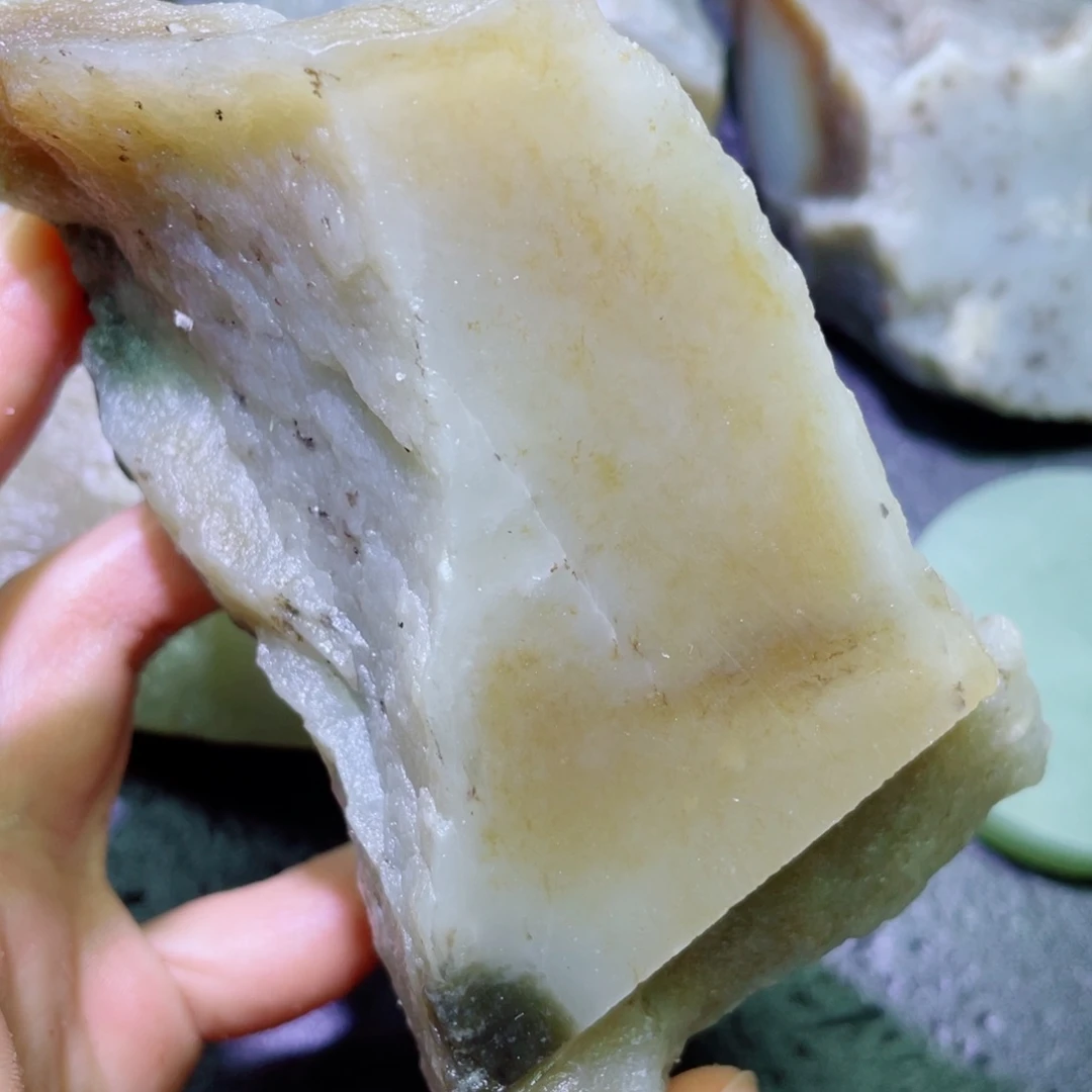 和田玉未镶嵌珠宝半成品