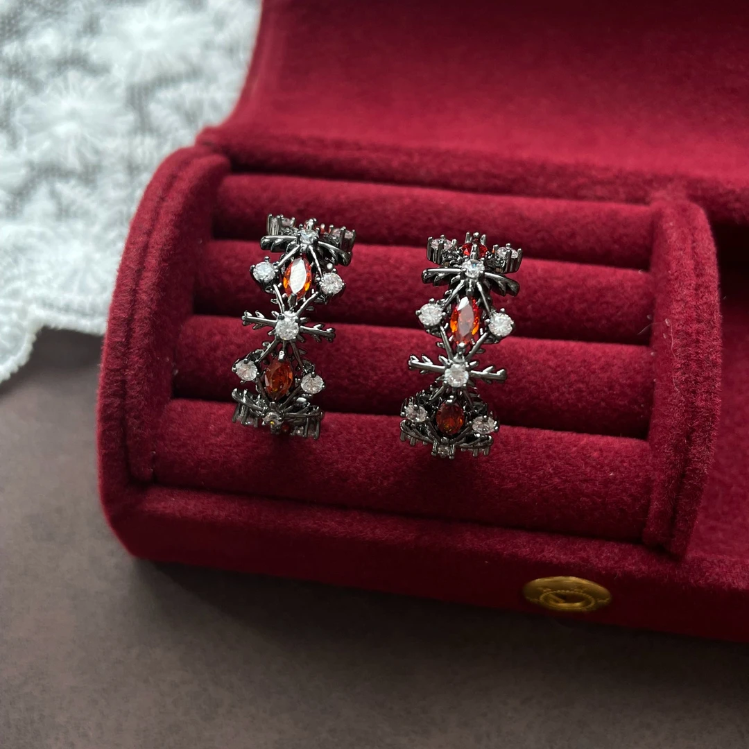 铜合金耳饰 黑色女轻奢风设计感小众耳饰精致优雅复古