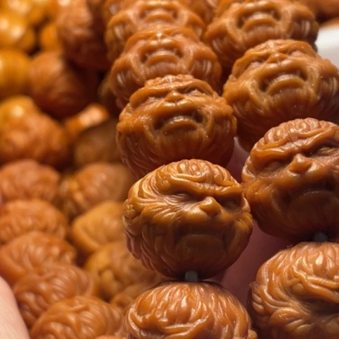 手串猴头核桃知***。舞台