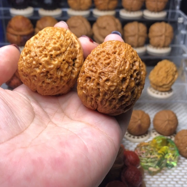 T***樂把件文玩核桃500铁狮子