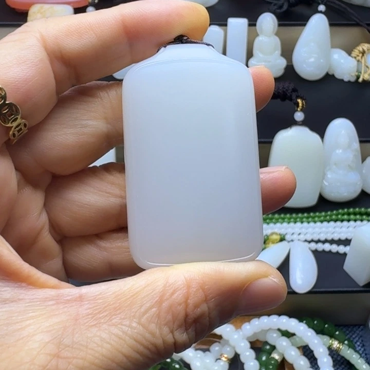 绝***橙颈饰未镶嵌和田玉