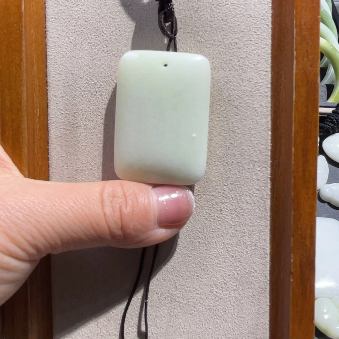 蓝田玉（蛇纹石化大理石玉）颈饰未镶嵌朵***姐