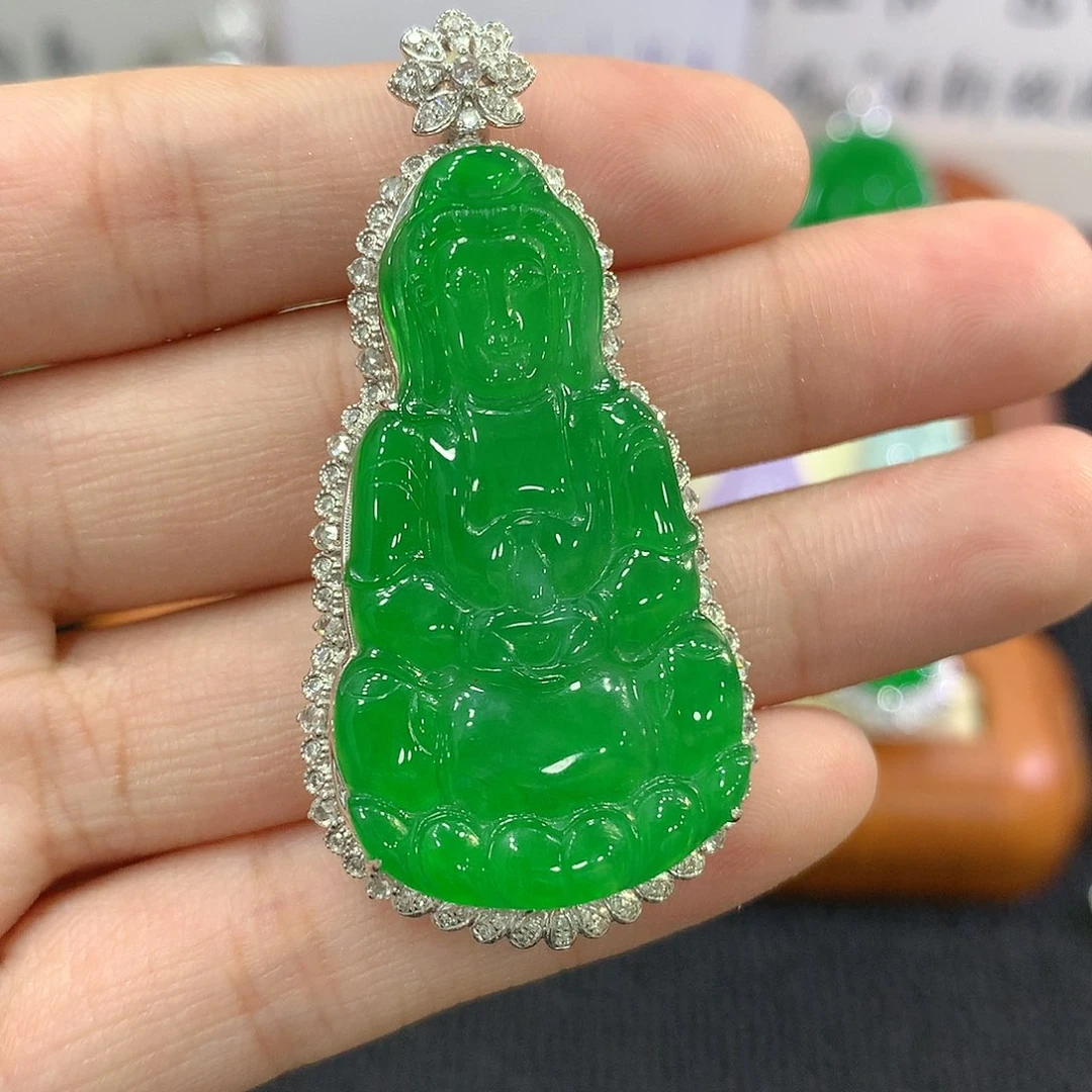 【闪购商品】吊坠(不含链)18K金镶嵌翡翠观音