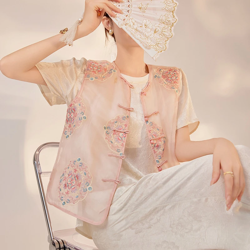 2025夏季新款轻薄马甲新中式盘扣高端设计刺绣桑蚕丝上衣女穿搭