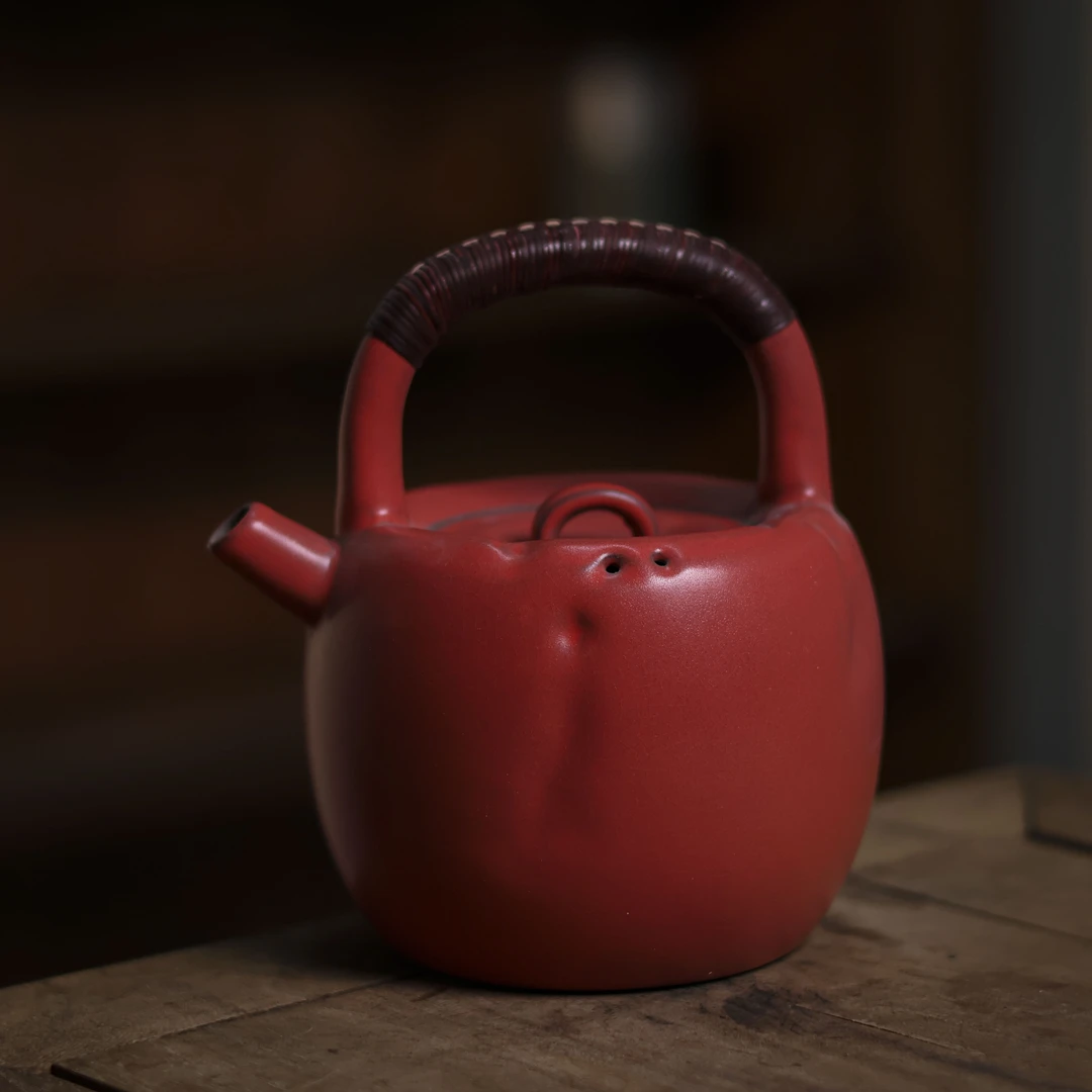 斋居 山楂红初雪-梵山堂-提梁壶（W0477）