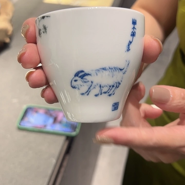 摆件景德镇高温瓷器高白泥釉中彩羊