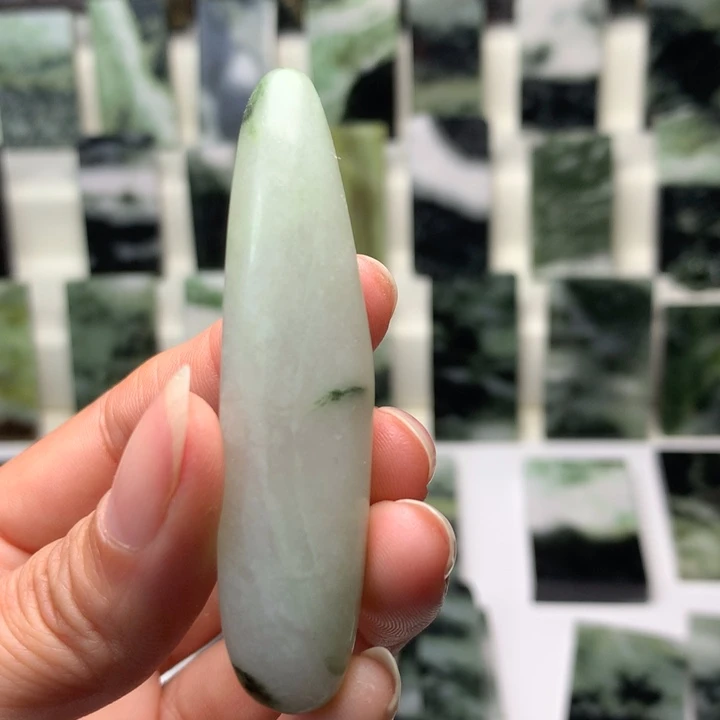 独山玉颈饰未镶嵌