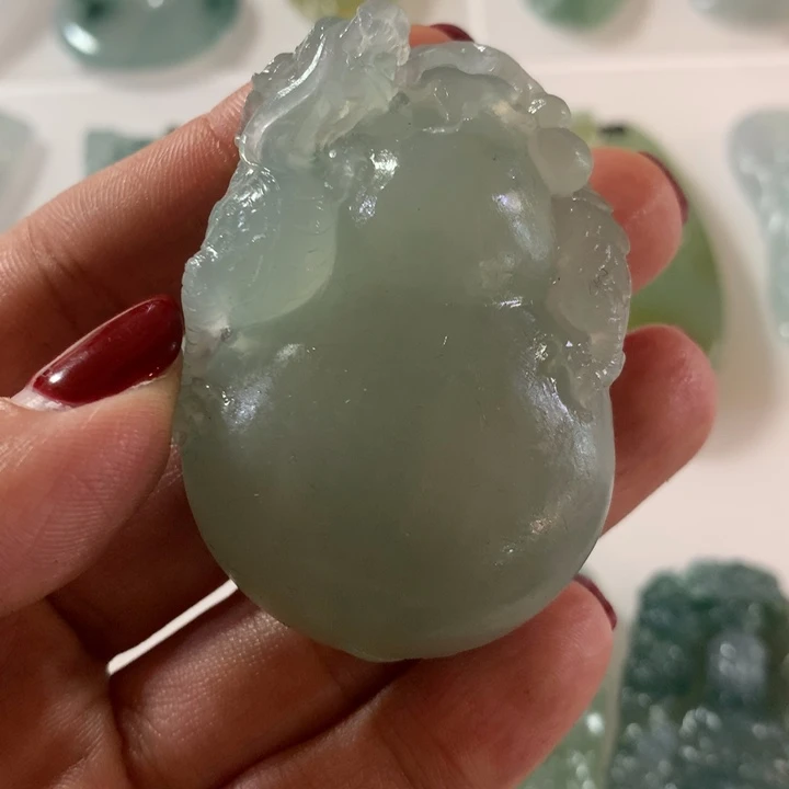 翡翠颈饰未镶嵌天然翡翠