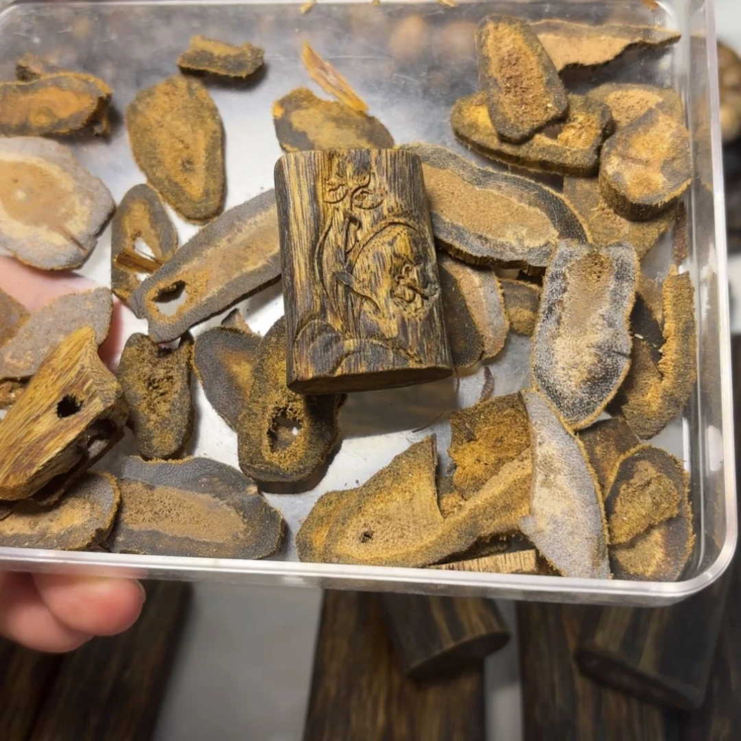 沉香碎屑沉香沉香兰花