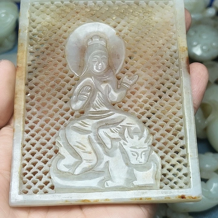 黄***客和田玉（青白玉）未镶嵌颈饰