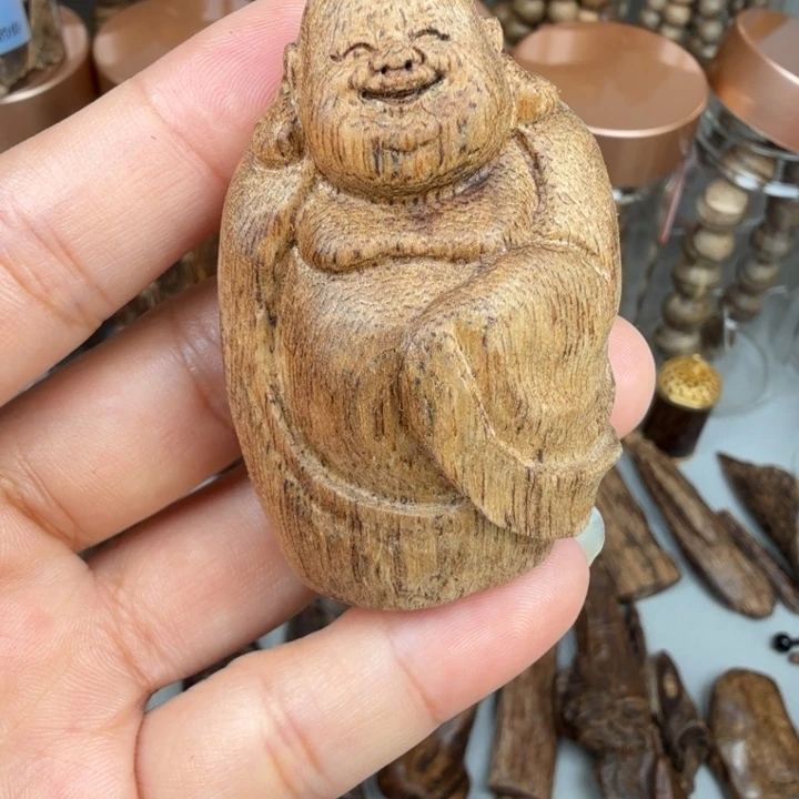 沉香沉香碎屑文莱弥勒佛 12.3 克