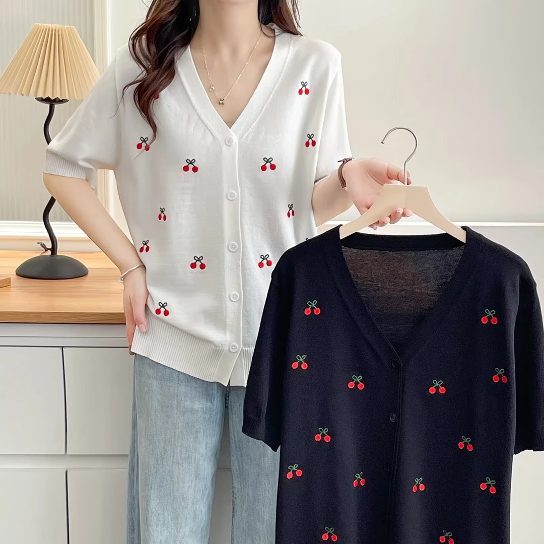 大码法式小香风樱桃刺绣短袖开衫女夏季别致花朵V领上衣