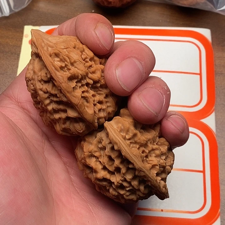 文玩核桃吊坠娄子