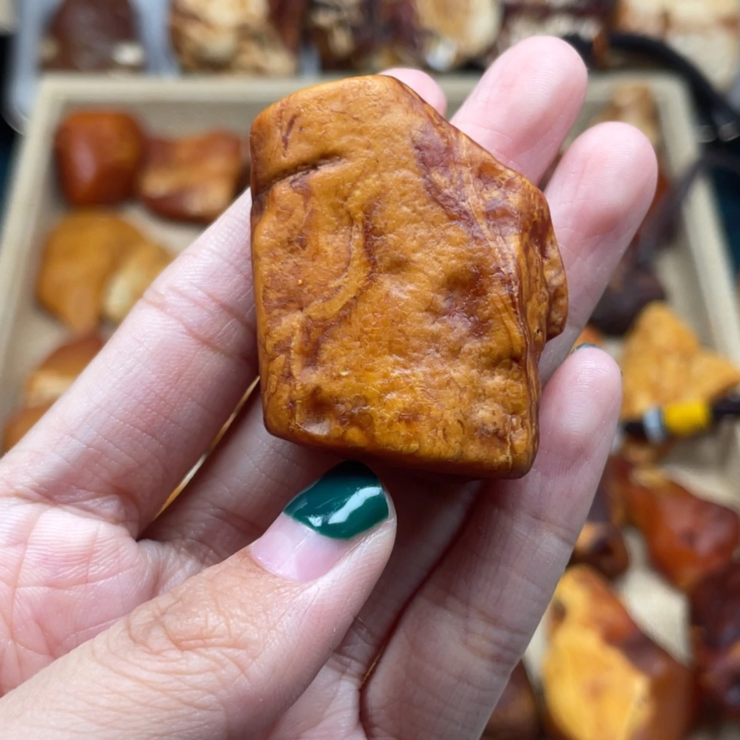 琥珀未镶嵌珠宝奇石