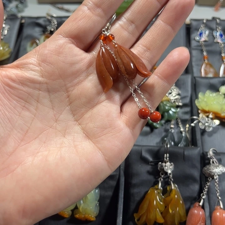 蛇纹石玉耳饰未镶嵌