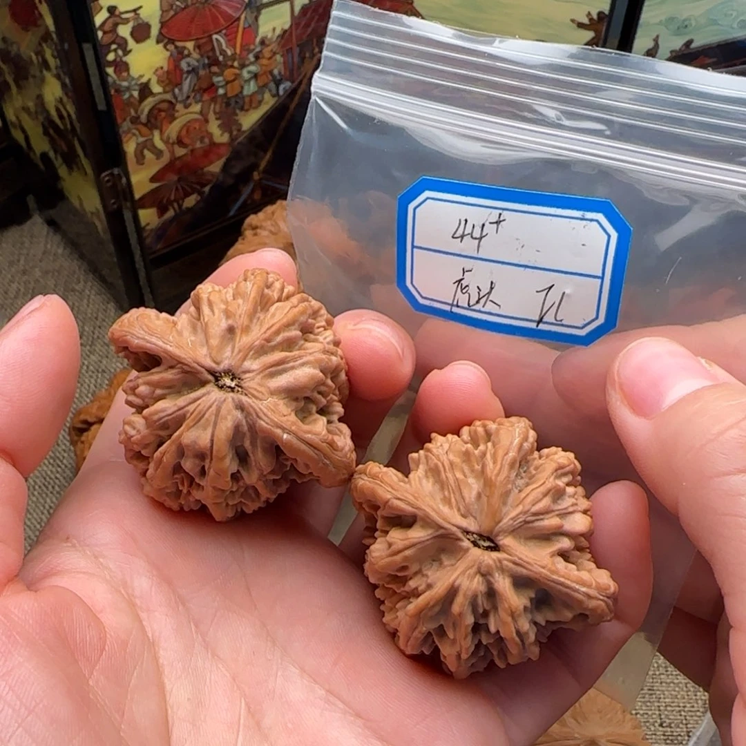 文玩核桃把件虎头