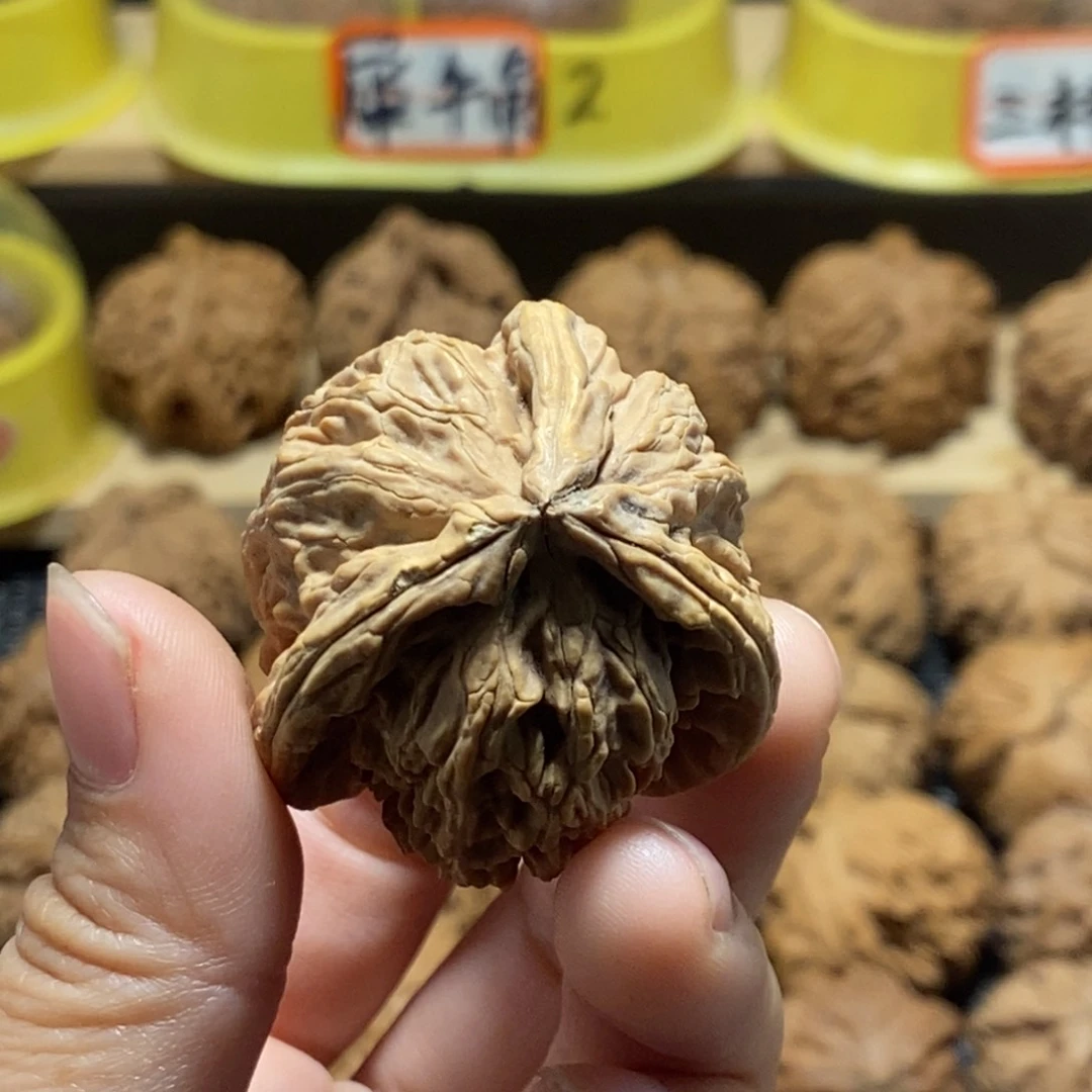 文玩核桃吊坠发*核桃三棱