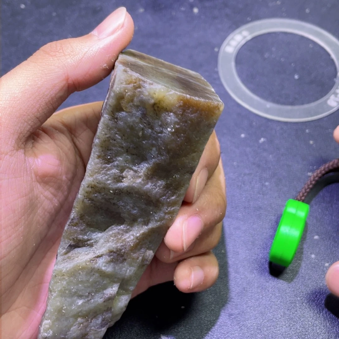 未镶嵌和田玉（糖玉）珠宝半成品