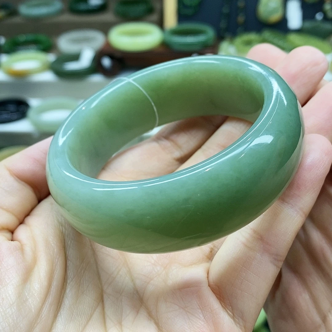 【闪购商品】未镶嵌手镯和田玉