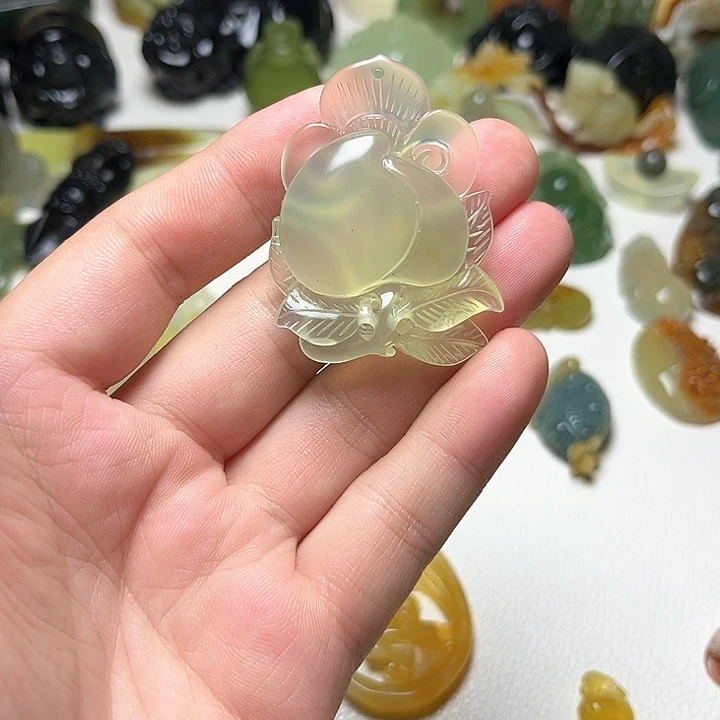 未镶嵌蛇纹石玉颈饰