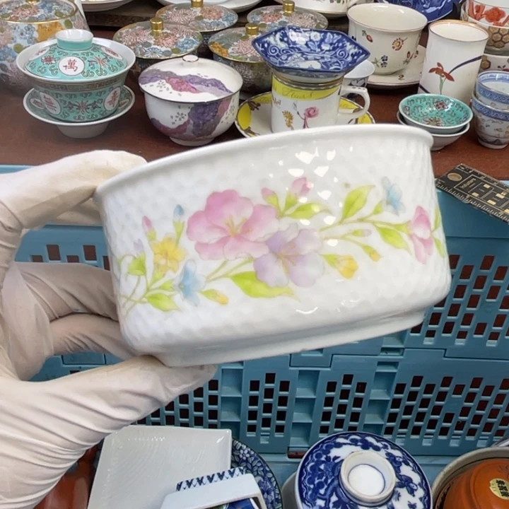 他家瓷器真美…开播了