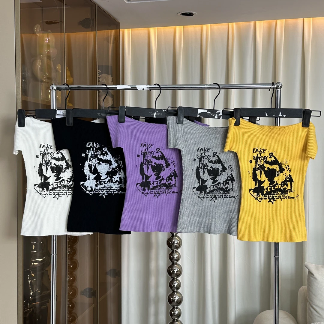 【RRSIFU蓉蓉私服】XS2047纯欲辣妹印花一字肩短袖银扣高腰T恤
