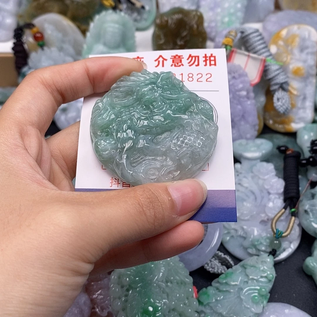吊坠(不含链)未镶嵌翡翠