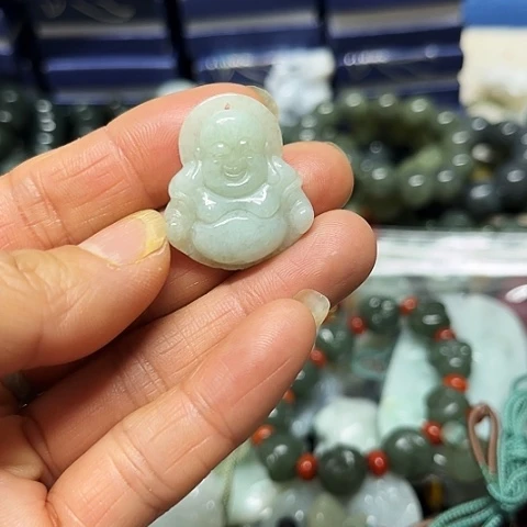 翡翠未镶嵌颈饰挂件