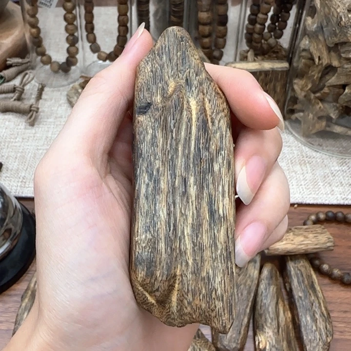 沉香沉香碎屑块料16.9g