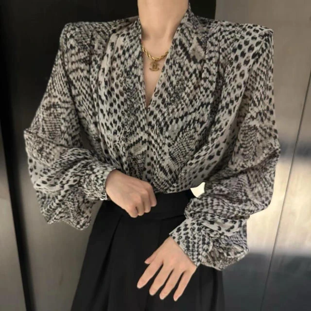 深v领复古时髦港风花色防晒衣衬衫长袖宽松显瘦灯笼袖洋气上衣