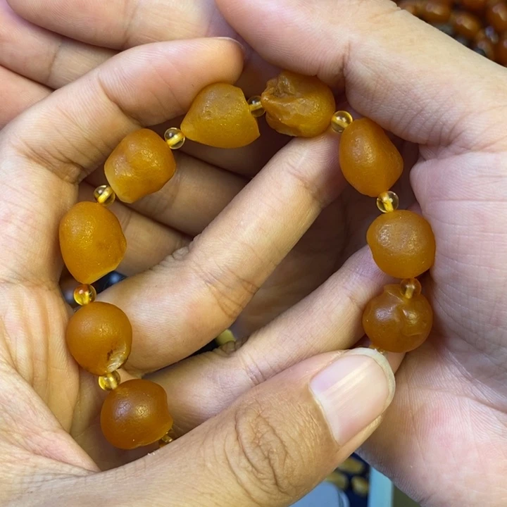 未镶嵌琥珀珠宝奇石