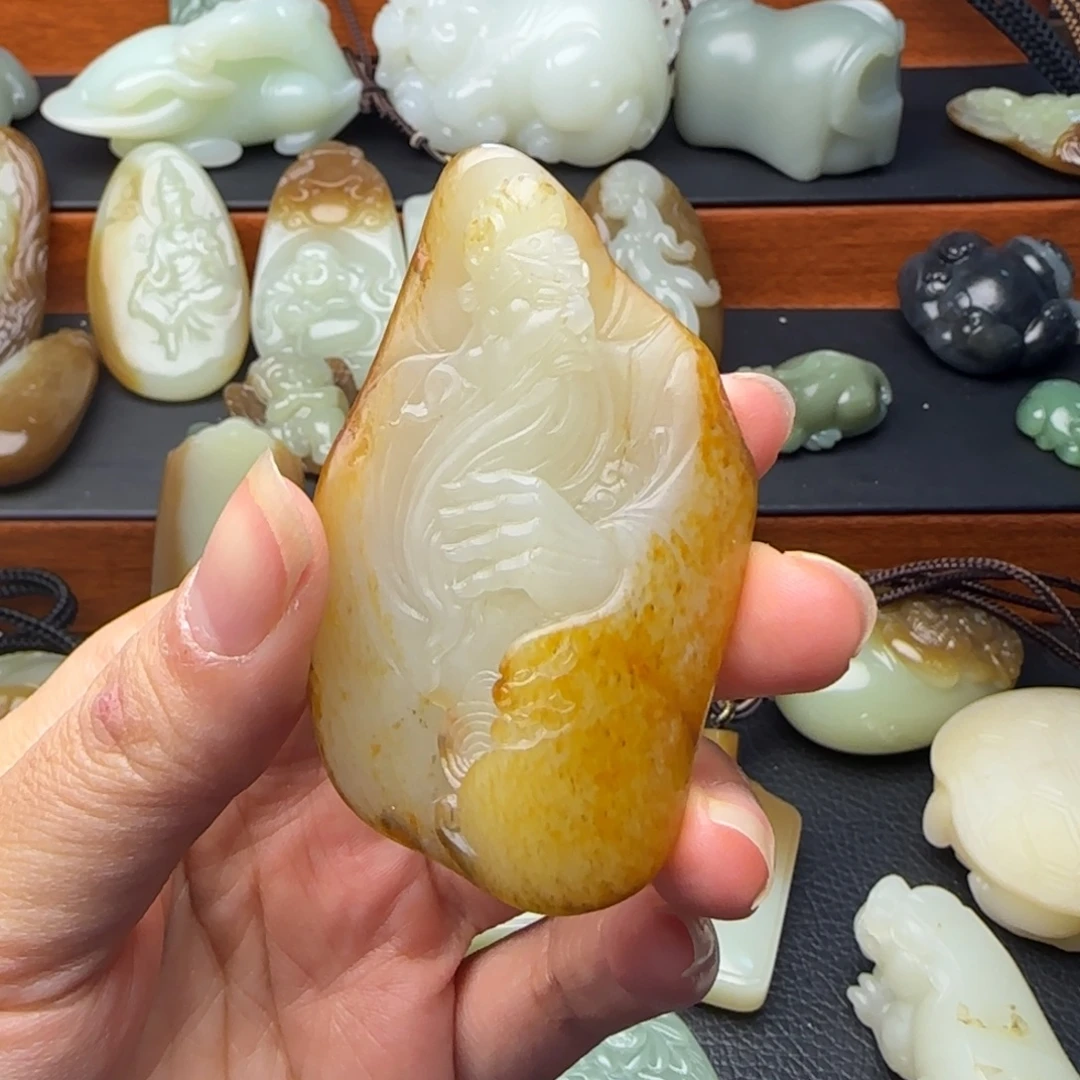 明***业定制和田玉新疆和田籽料