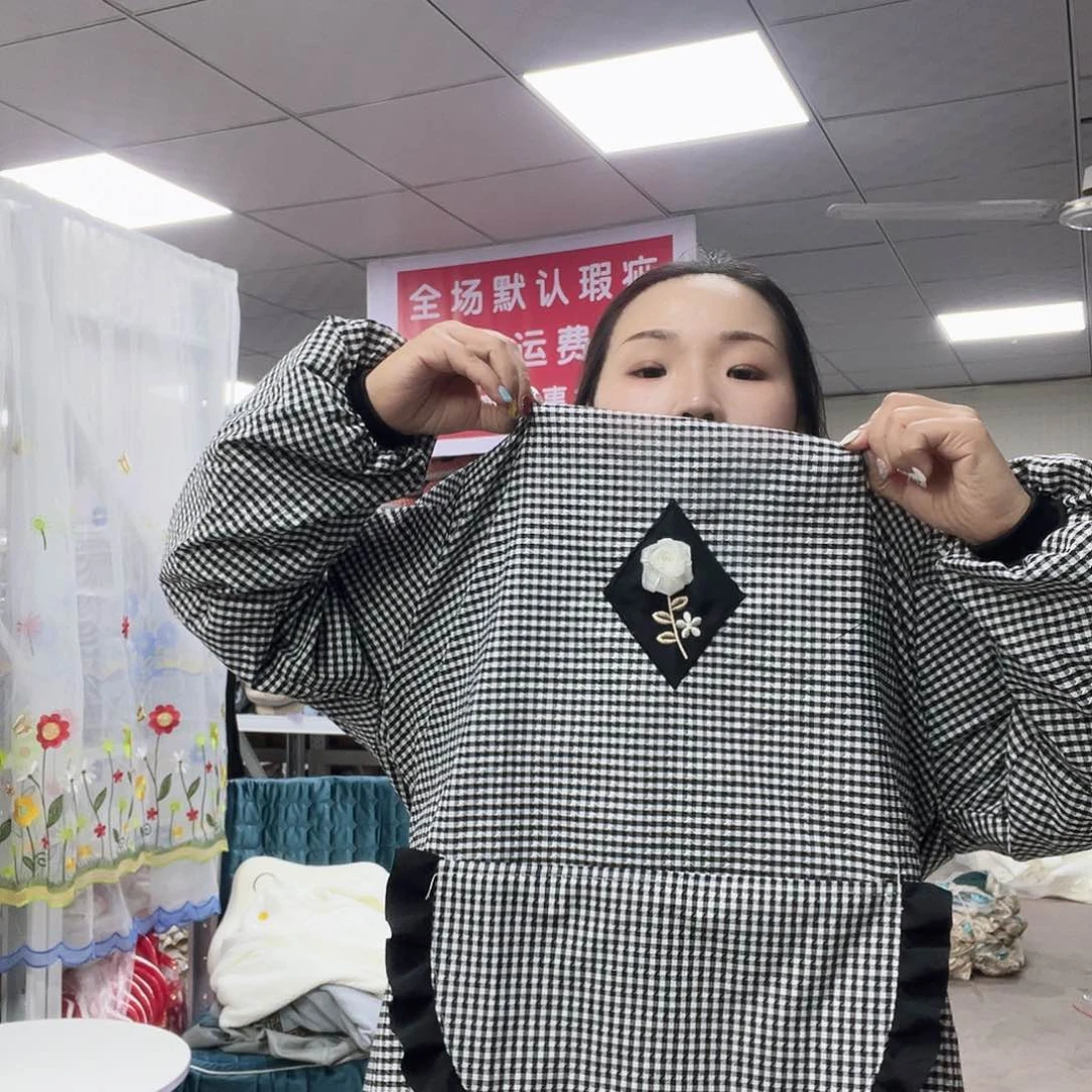 雪尼尔啦咯啦咯啦咯啦咯啦