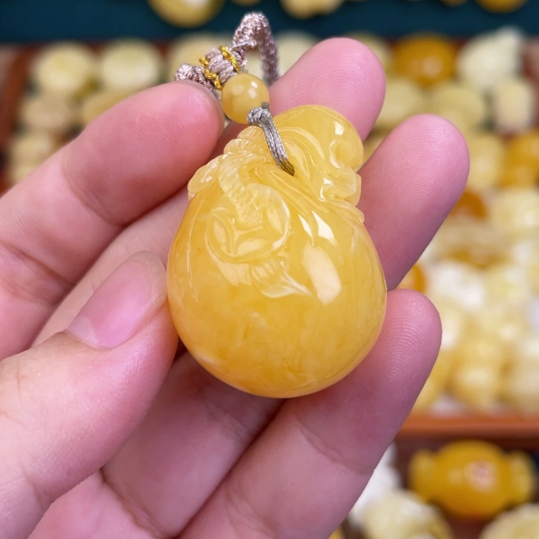 未镶嵌吊坠(赠链)蜜蜡