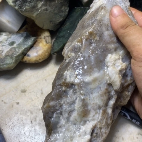 透闪石质玉未镶嵌珠宝半成品