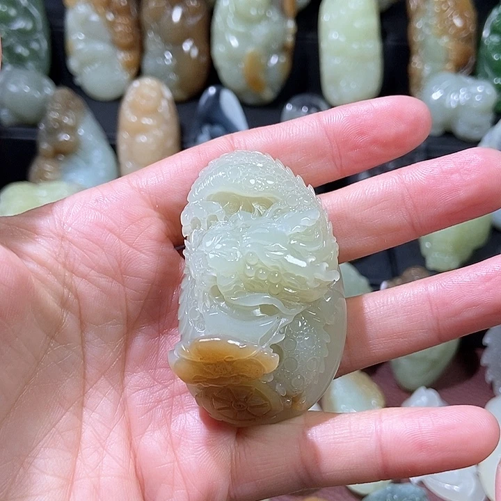 颈饰未镶嵌和田玉