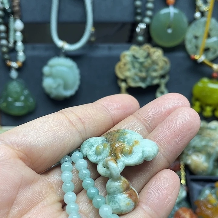 未镶嵌蛇纹石玉颈饰