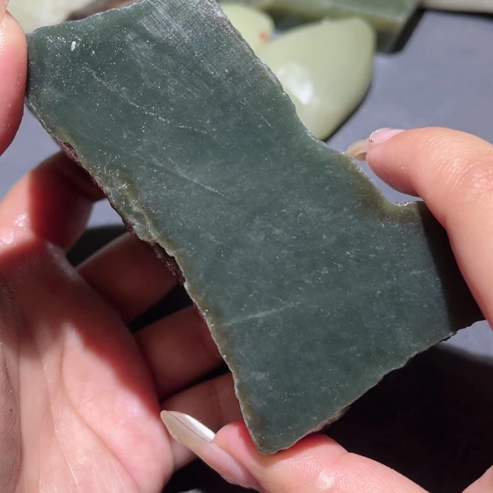 和田玉（糖玉）未镶嵌珠宝奇石