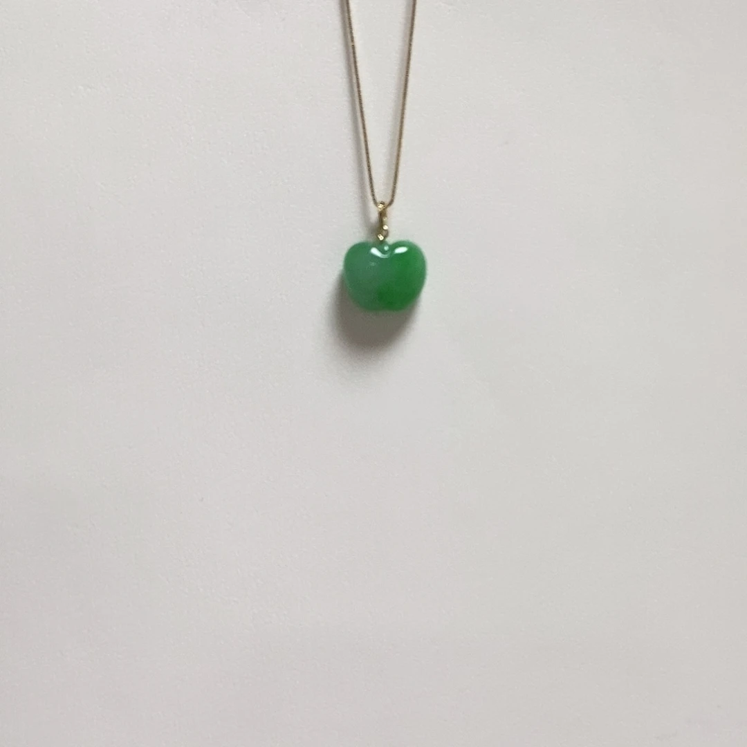 颈饰18K金镶嵌翡翠简单