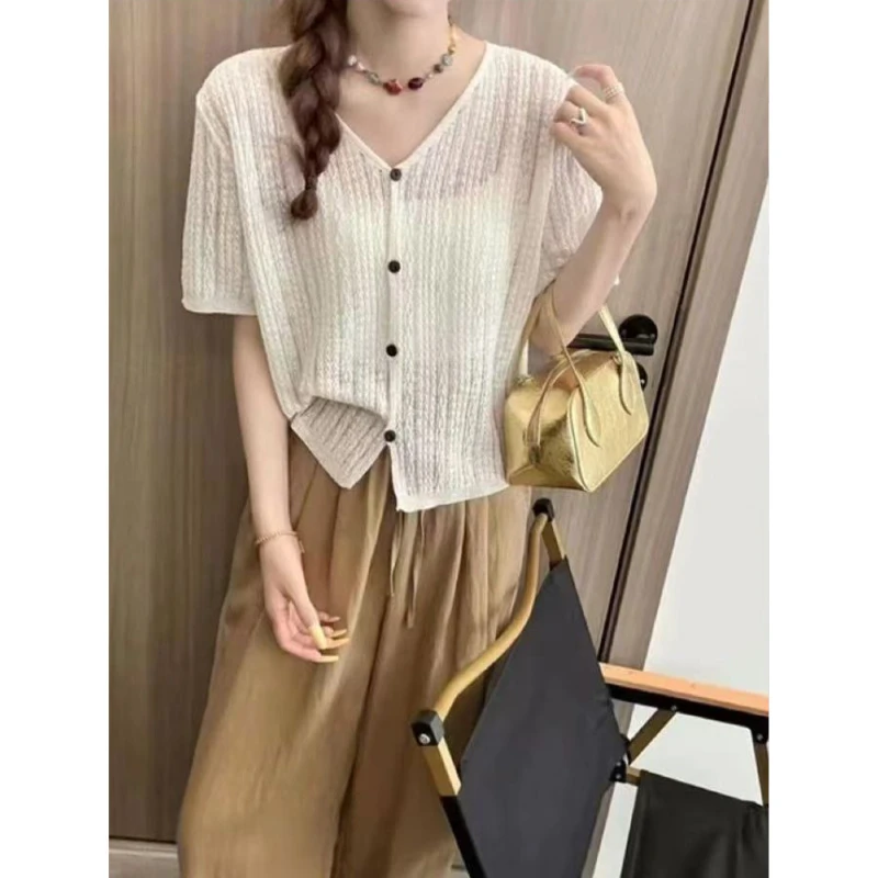 /冰淇淋白/V领针织开衫T恤女夏季显瘦镂空薄款外搭防晒上衣