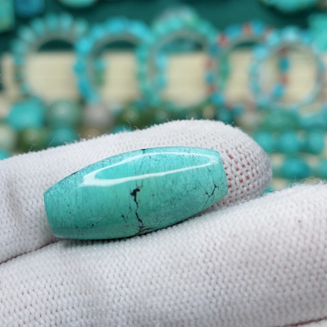 绿松石未镶嵌颈饰