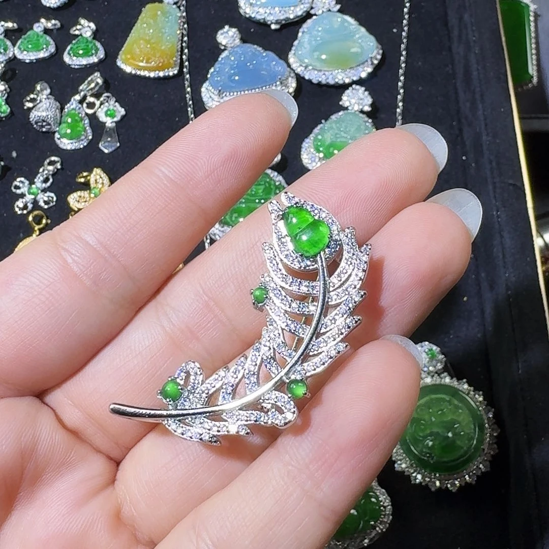翡翠吊坠(不含链)未镶嵌胸针