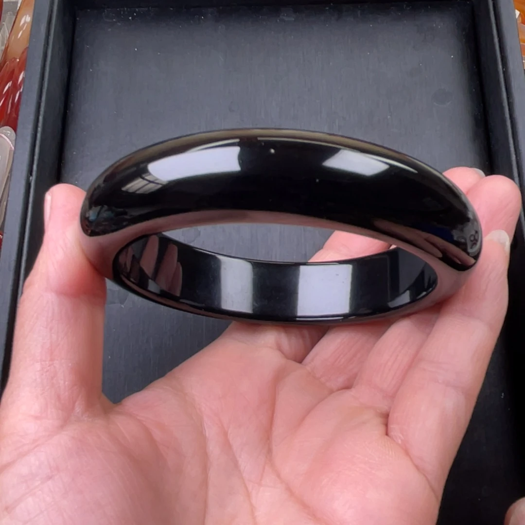 玛瑙/玉髓手镯未镶嵌瑶*