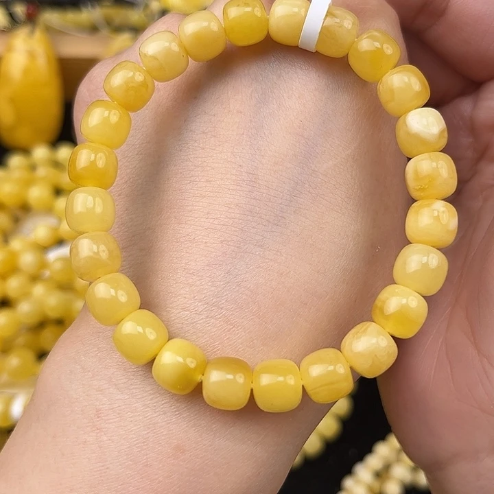 琥珀未镶嵌颈饰琥珀