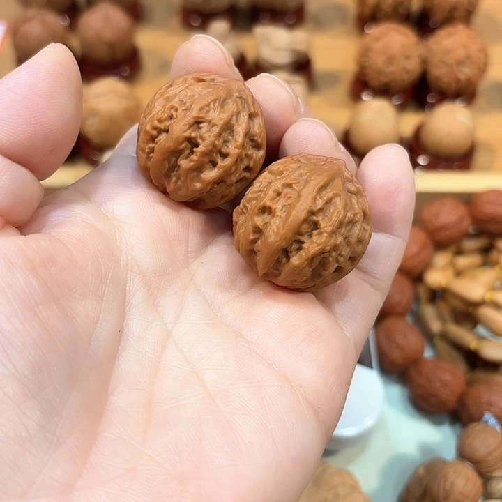 文玩核桃吊坠哈*哈云朵052