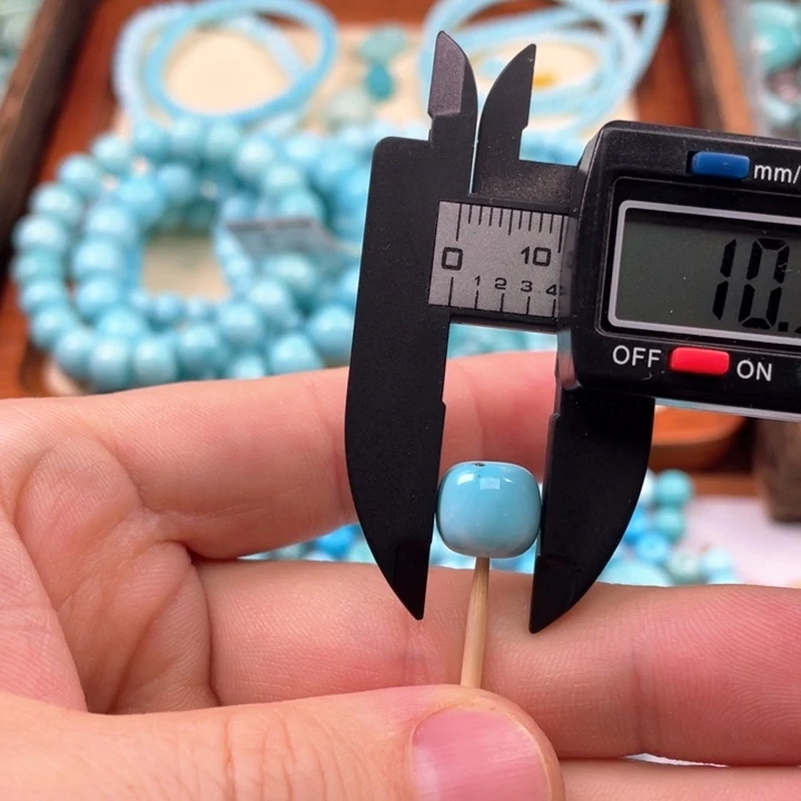 绿松石颈饰未镶嵌